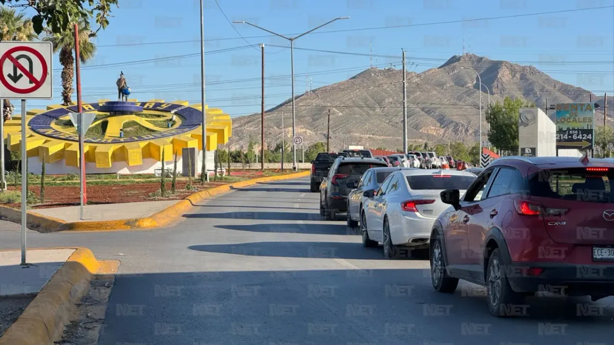 Largas filas en cruces de Juárez para llegar a El Paso