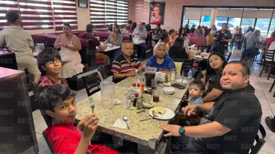 Familias celebran el Día del Padre en restaurantes de Ciudad Juárez