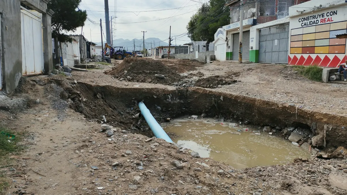 Familia de la colonia Francisco Sarabia pide ayuda tras perder todo en inundación