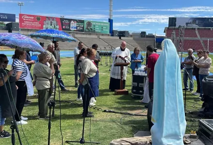 Celebra Diócesis de Juárez Rosario Viviente en el Estadio Olímpico Benito Juárez