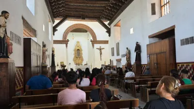 Se unen madres buscadoras y deudos de Plenitud para orar en misa