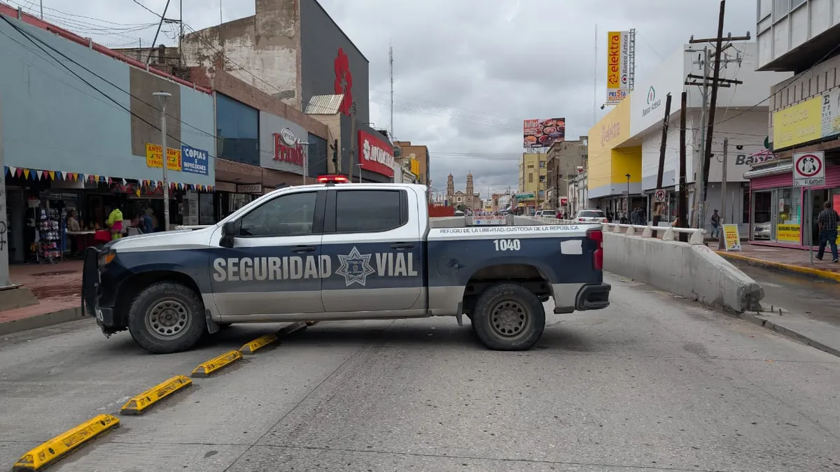 Cierran túnel de la 16 de Septiembre por acumulación de agua