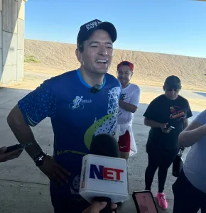 Corre Marco Bonilla 11 km con atletas de la UTCJ en el bordo del río Bravo
