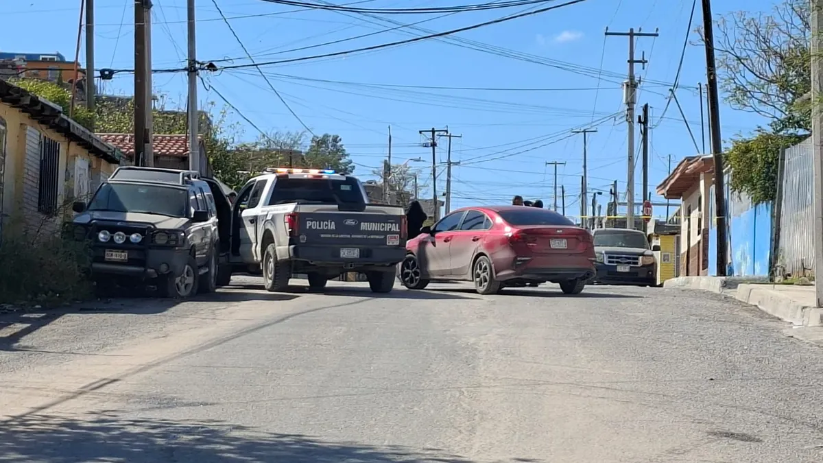 Incendian Cadillac usado en asalto a consultorio dental en la Chaveña