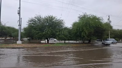 Lluvias provocan inundaciones en zona de Valle del Sol