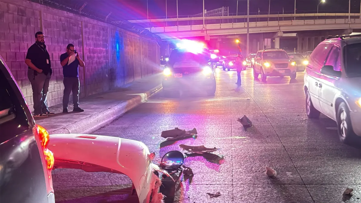 Choque múltiple de camiones deja 7 trabajadores heridos en el Juan Pablo II