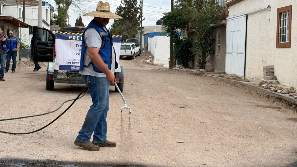 Pavimentan con concreto hidráulico cinco calles en colonias de Chihuahua
