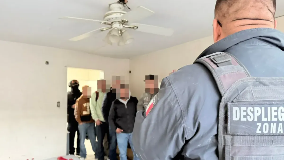 Escuchan gritos de auxilio y rescatan a 11 migrantes secuestrados en Juárez