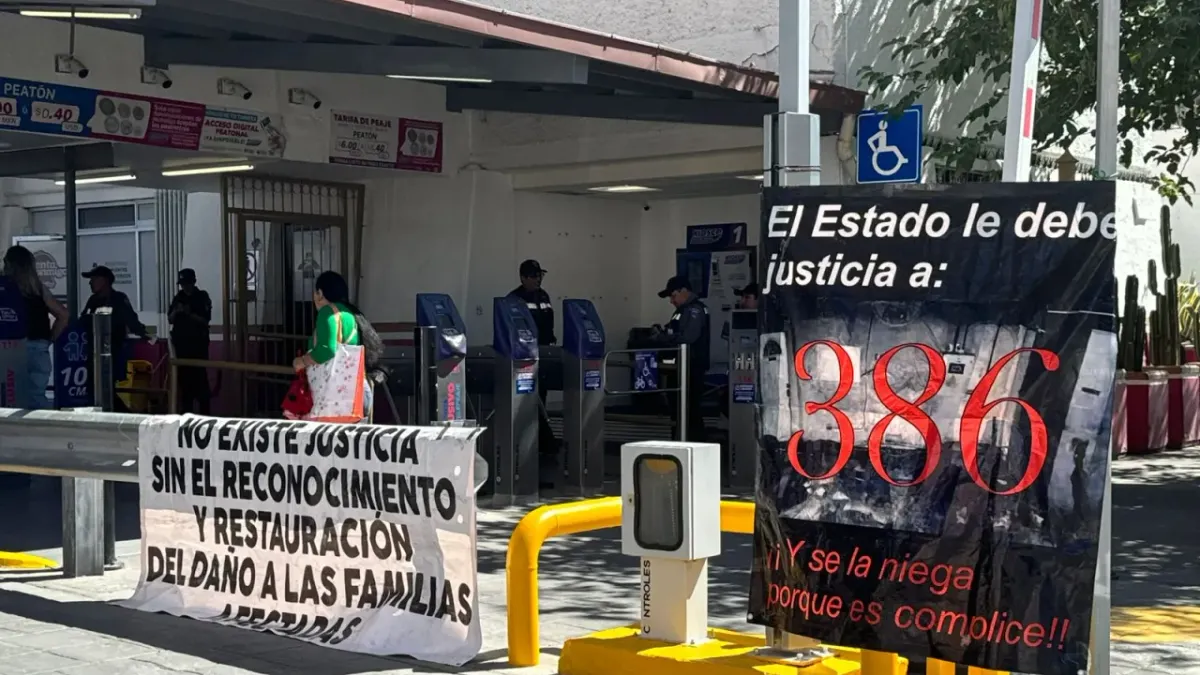 Protestan en puente Santa Fe por caso de crematorio Plenitud