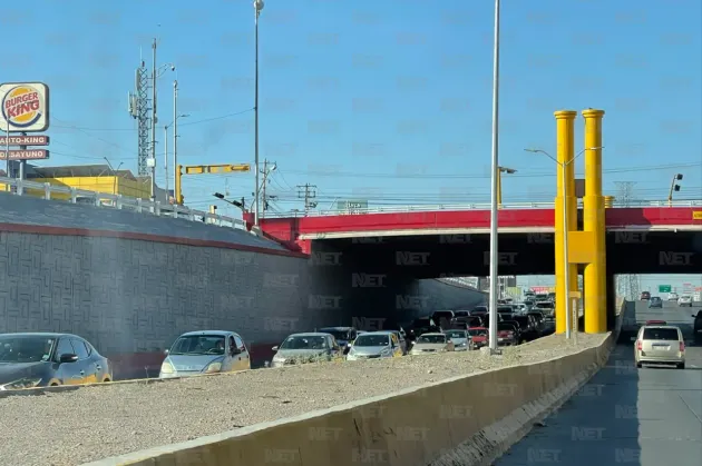 Limpieza en camellón de Las Torres genera tráfico lento