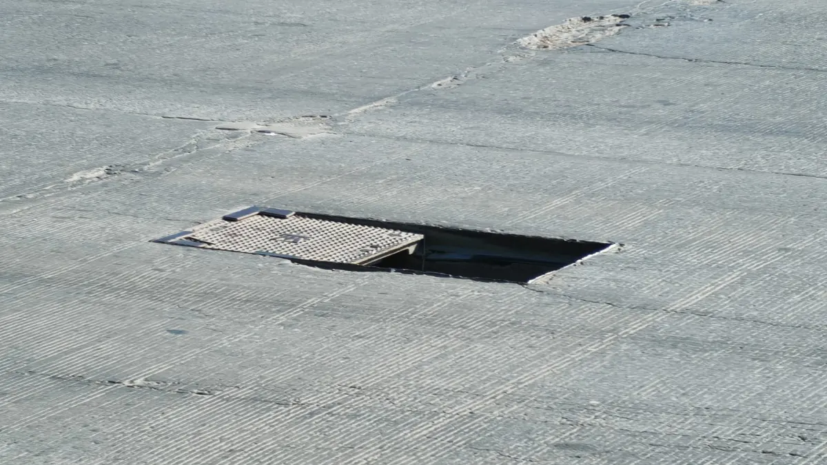 Alertan por registros de Telmex sin tapa en la avenida Tecnológico