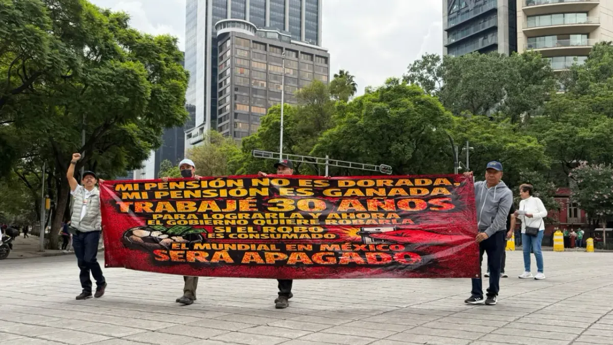 Mantiene CNTE protestas pese a diálogo con Gobierno a horas del Mundial