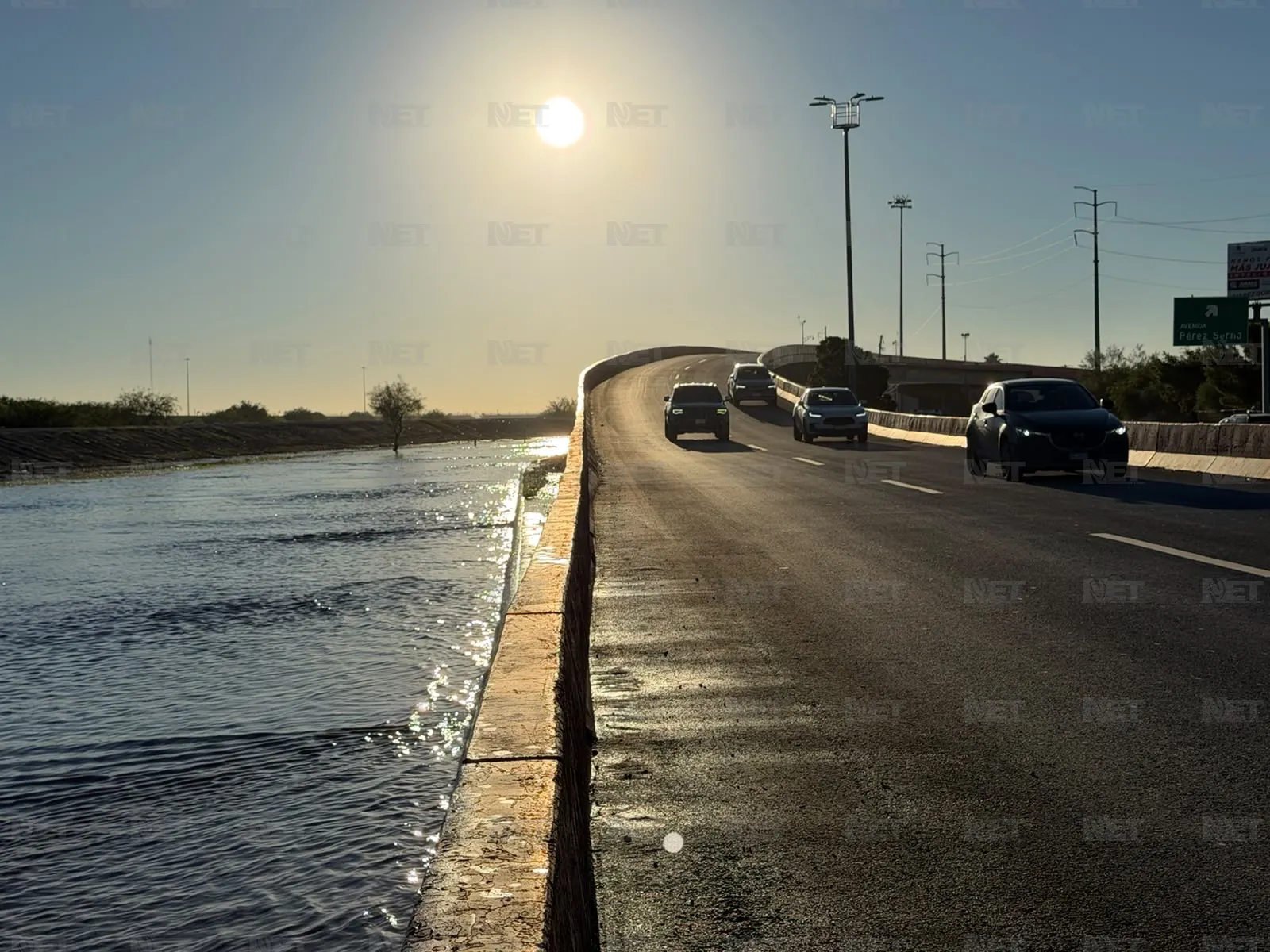 Cierre en Juan Pablo II por desborde del Río Bravo en Juárez