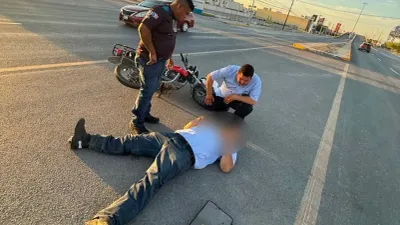 Conductor impacta a motociclista y se da a la fuga en la Gómez Morín