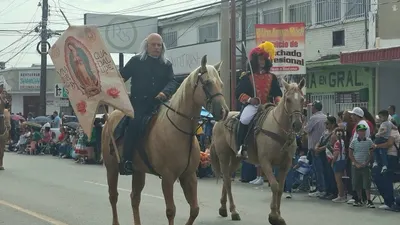 Reúne desfile de Independencia a 18 mil juarenses