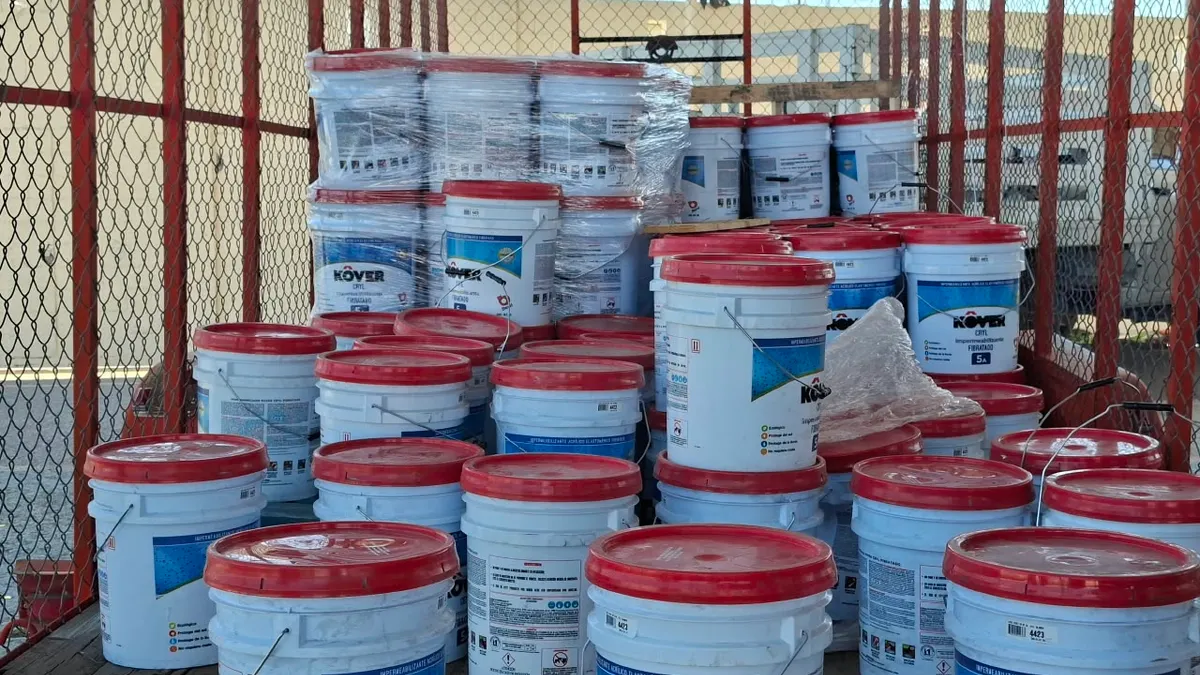 Entregan materiales de impermeabilización a 68 escuelas de Juárez