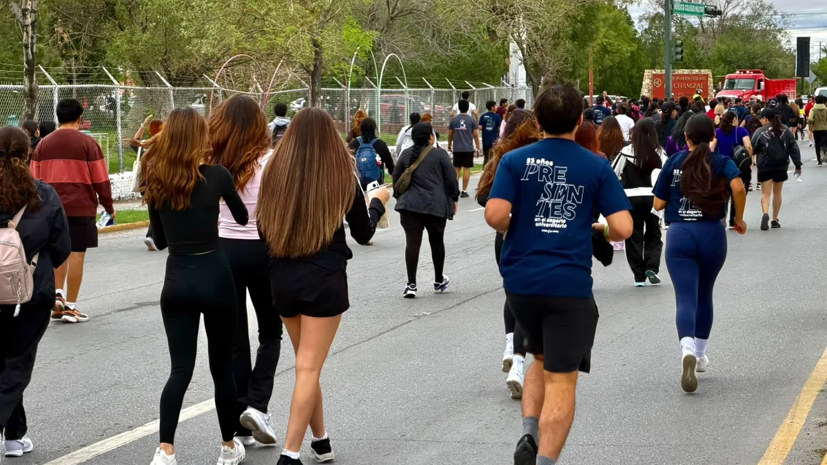 Arranca carrera por el 53 aniversario de la UACJ