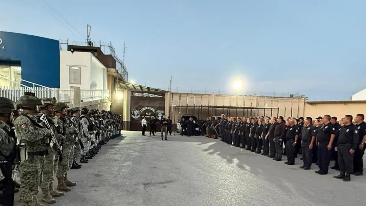 Hallan armas hechizas en operativo dentro del Cereso 3