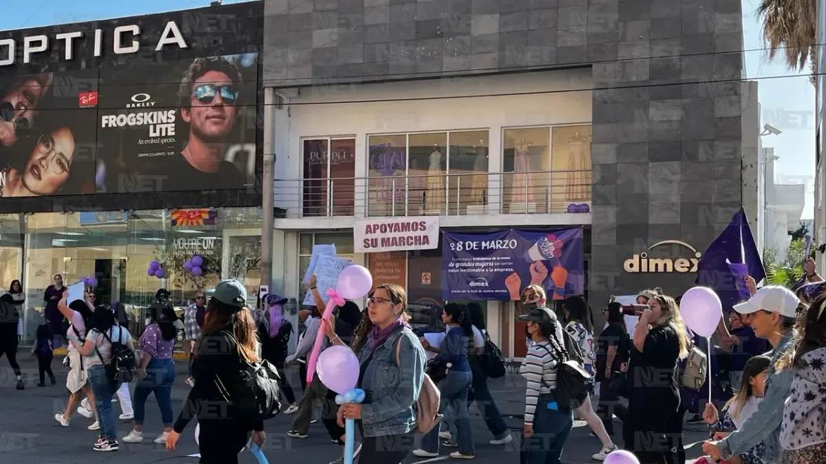 Marchan miles de mujeres en Chihuahua