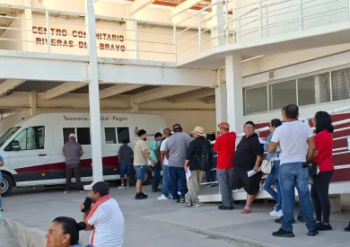 Registran largas filas en módulo móvil de Tesorería en Riberas del Bravo