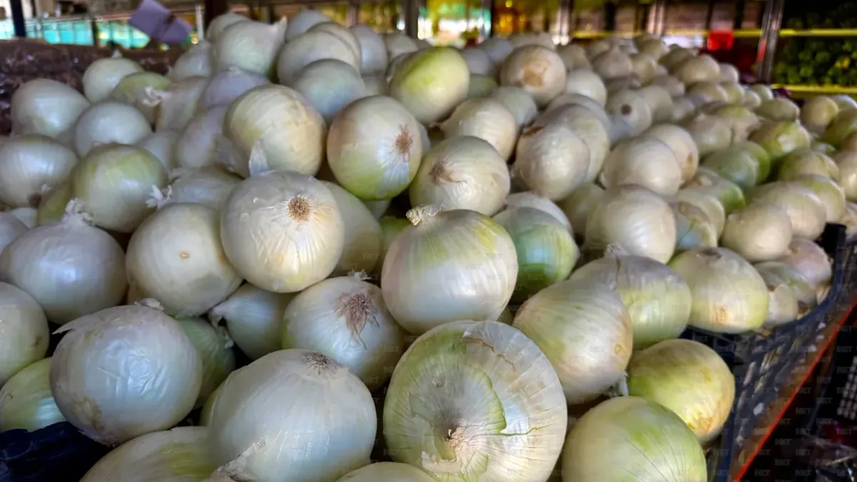 Llegan tráileres con frutas y verduras en remate a Ciudad Juárez