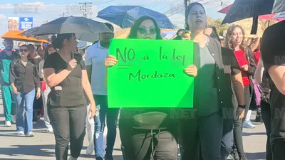 Trabajadores del IMSS 2 se manifiestan en avenida Vicente Guerrero
