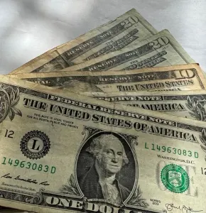 Inicia el dólar semana a la baja en Ciudad Juárez