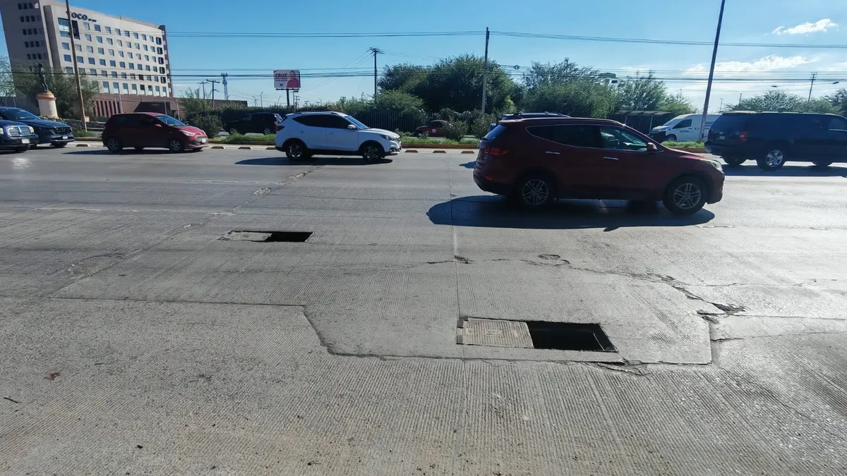 Alertan por registros de Telmex sin tapa en la avenida Tecnológico