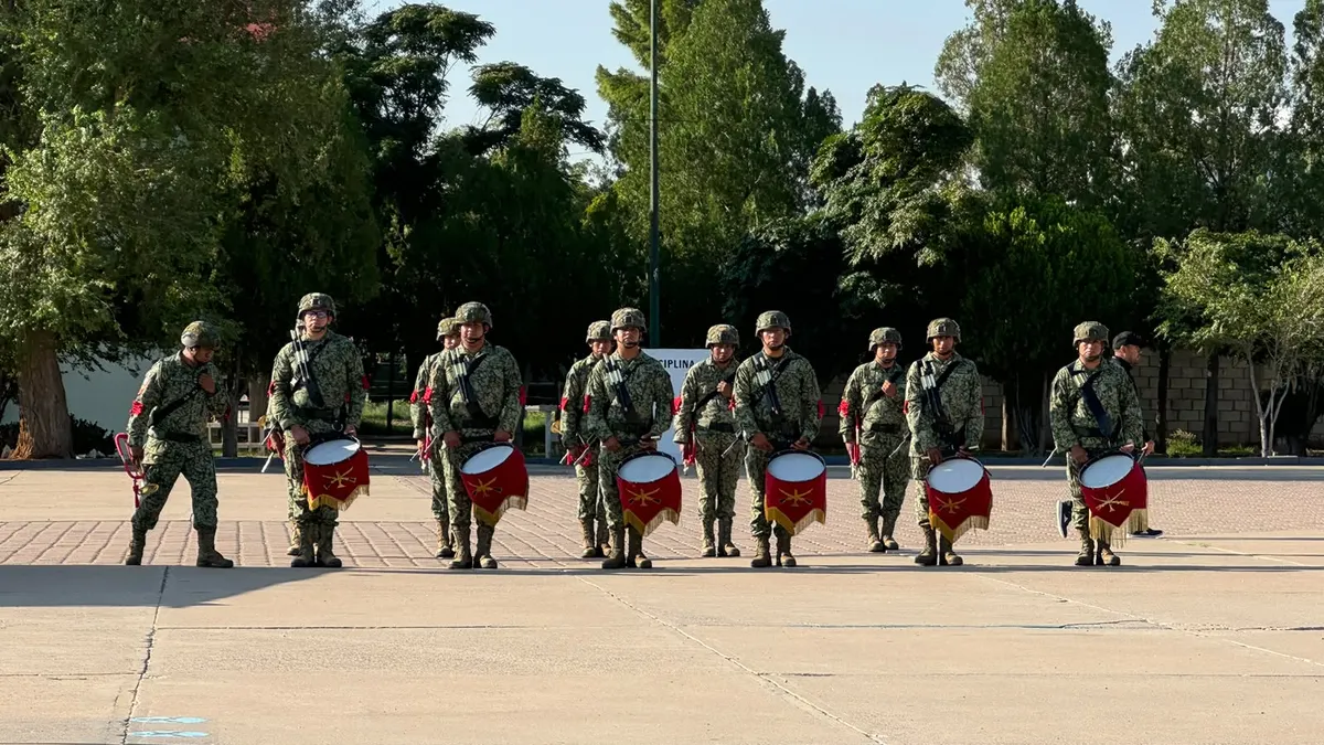 Más de 80 jóvenes inician adiestramiento del Servicio Militar en Juárez