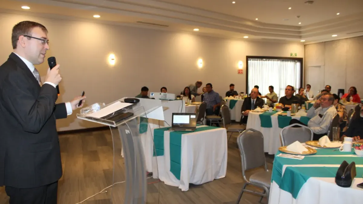 Inicia UTPN ciclo de conferencias con tema sobre inversión china