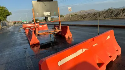 Cierran carril central del Juan Pablo II por nuevo hundimiento