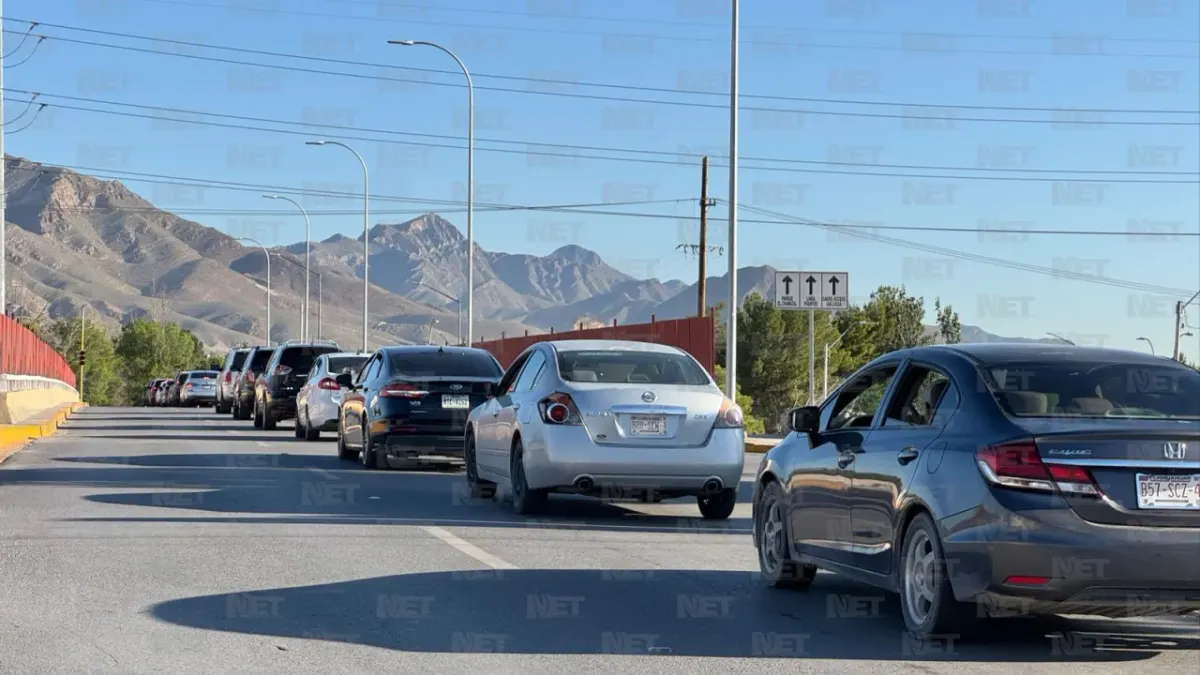 Largas filas en cruces de Juárez para llegar a El Paso