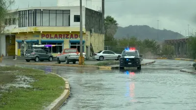 Cierran tramo del viaducto Mártires del 68 por acumulación de agua