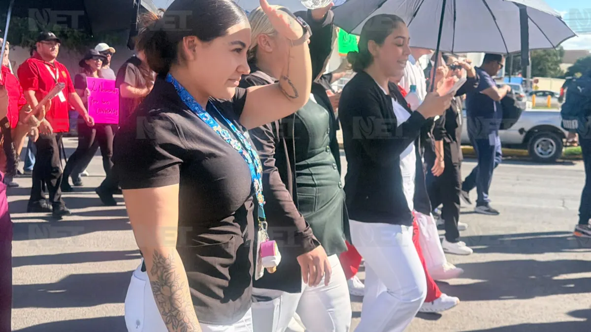 Trabajadores del IMSS 2 se manifiestan en avenida Vicente Guerrero