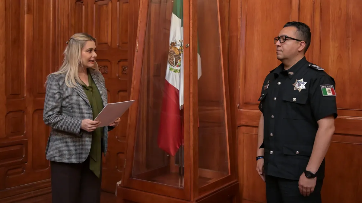 Maru Campos toma protesta al nuevo secretario de Seguridad de Chihuahua