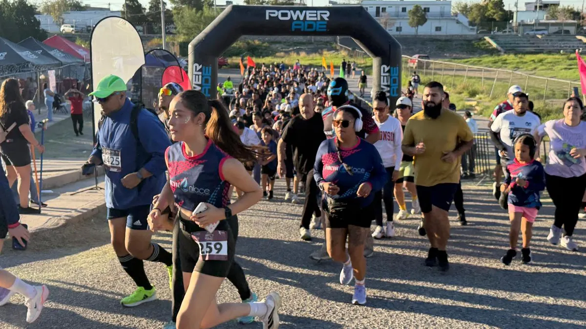 Celebran 20 aniversario de la carrera pedestre Kilo y Caro Herrera