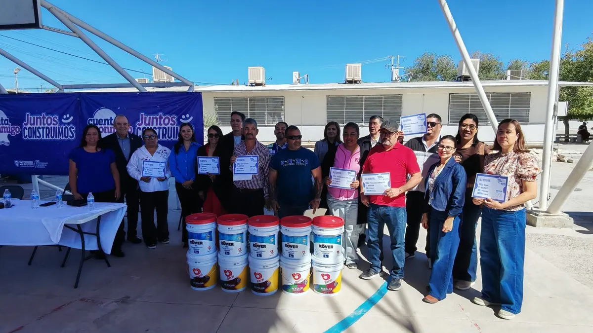 Entregan materiales de construcción a 12 escuelas de Juárez