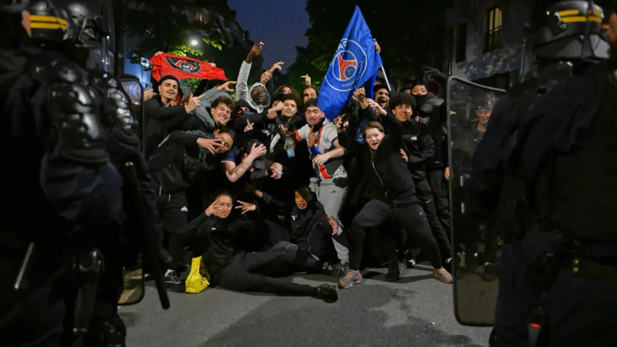 Celebración del PSG acaba en disturbios, heridos y más de 120 detenidos