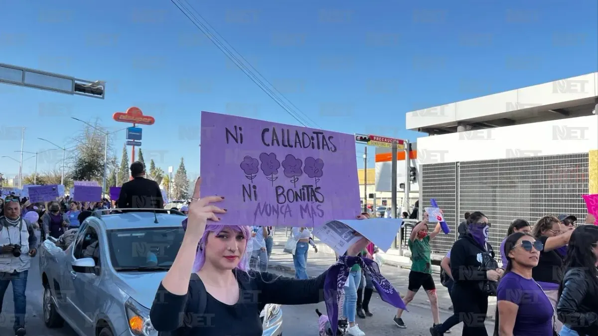 Marchan miles de mujeres en Chihuahua