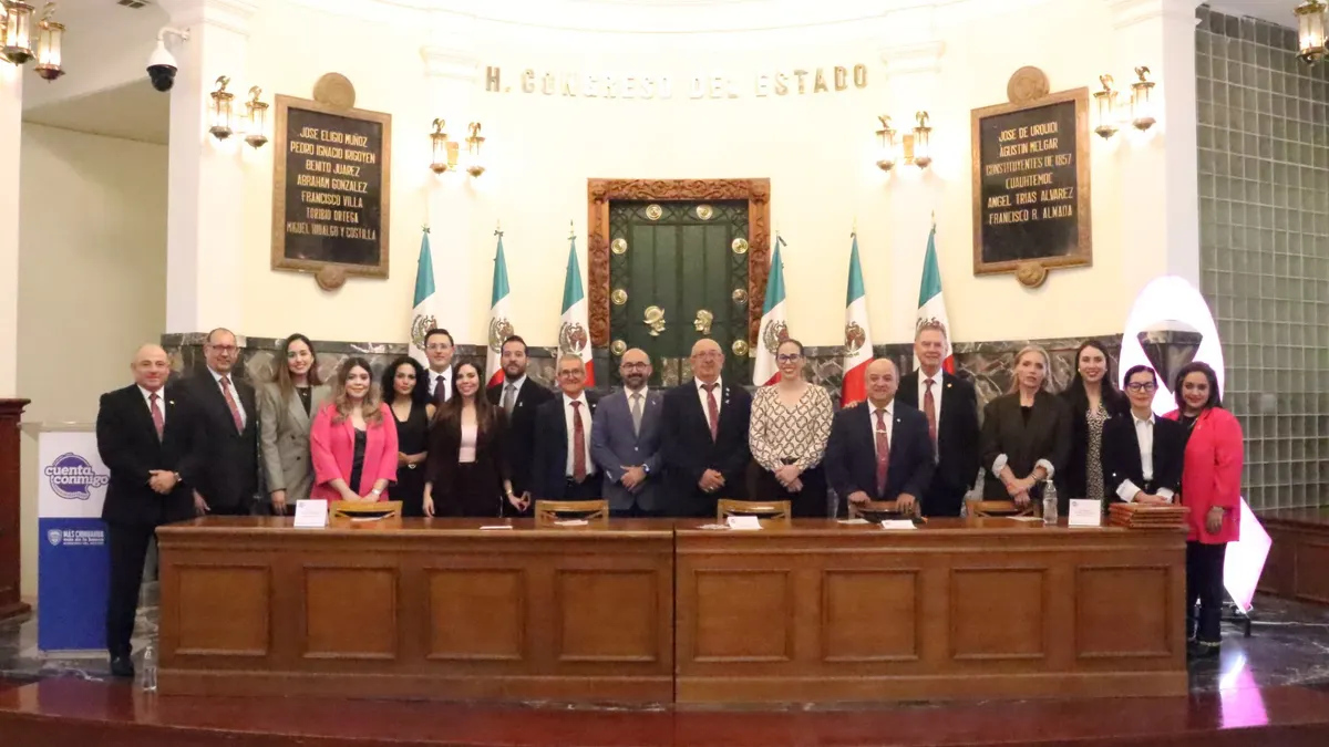 Firman convenio para prevenir cáncer de mama en centros laborales de Chihuahua