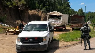 Investigan triple homicidio dentro de tractocamión en Guadalupe y Calvo