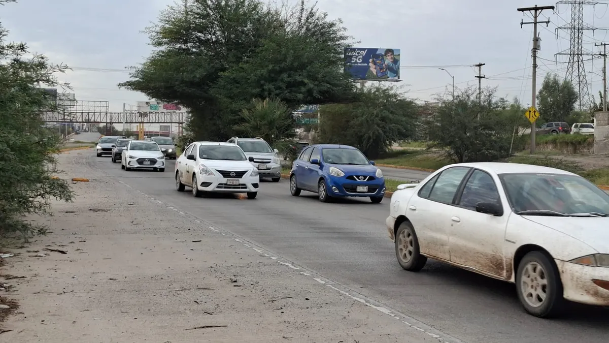Restablecen tránsito en avenida Francisco Villarreal Torres tras inundación