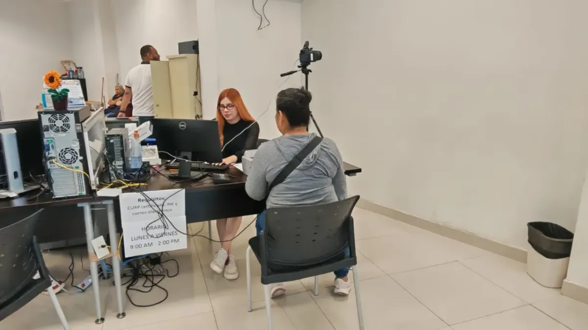 Aprovechan vacaciones para tramitar CURP Biométrica en Pueblito Mexicano