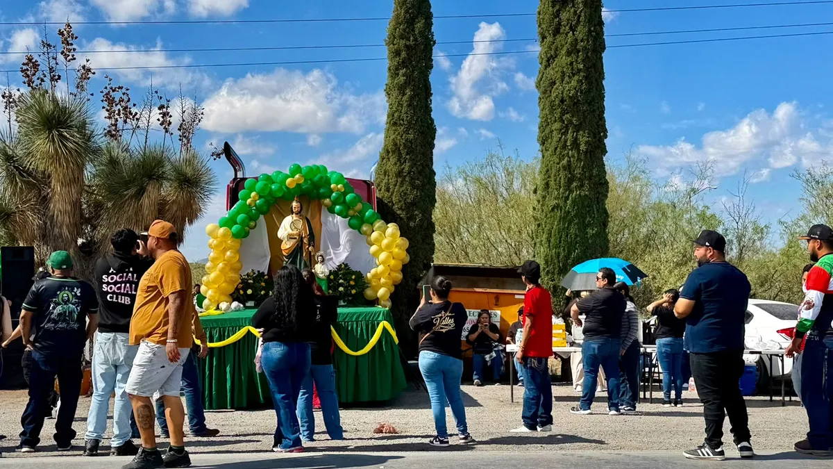 Caravana de tráileres llega a capilla del kilómetro 30 por San Judas Tadeo