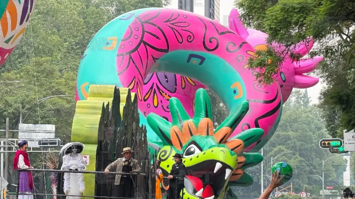 Más de 200 mil personas asisten a desfile mundialista en Ciudad de México