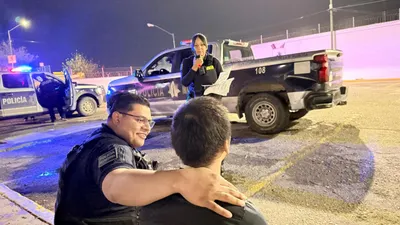Rescata Policía Municipal a turista japonés extraviado en el Centro de Juárez