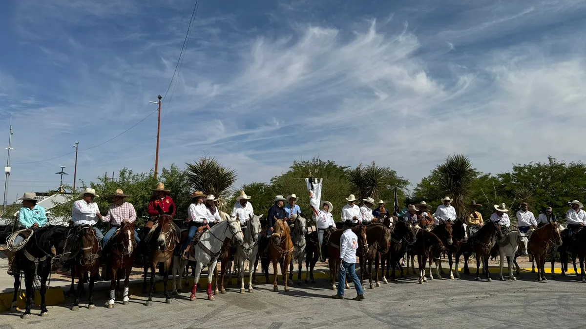 Más de 200 jinetes parten de Juárez en la Cabalgata Villista