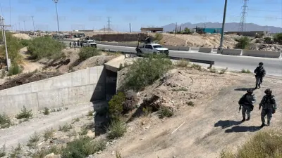 Localizan cadáver con impactos de bala bajo túnel del Camino Real