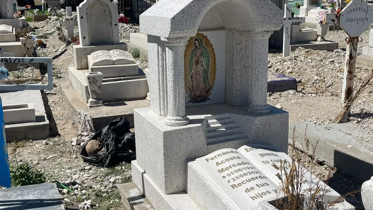 Hallan cráneo y restos óseos dentro de una bolsa en panteón Tepeyac
