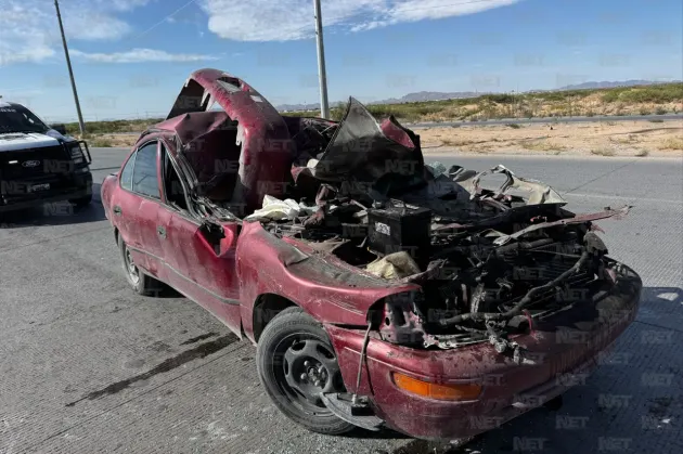 Se estrella conductora contra camión de personal en Miguel de la Madrid